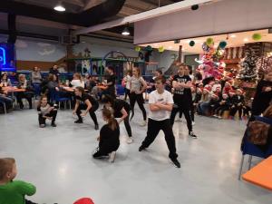 48416401_10156889258679634_875612560273965056_n